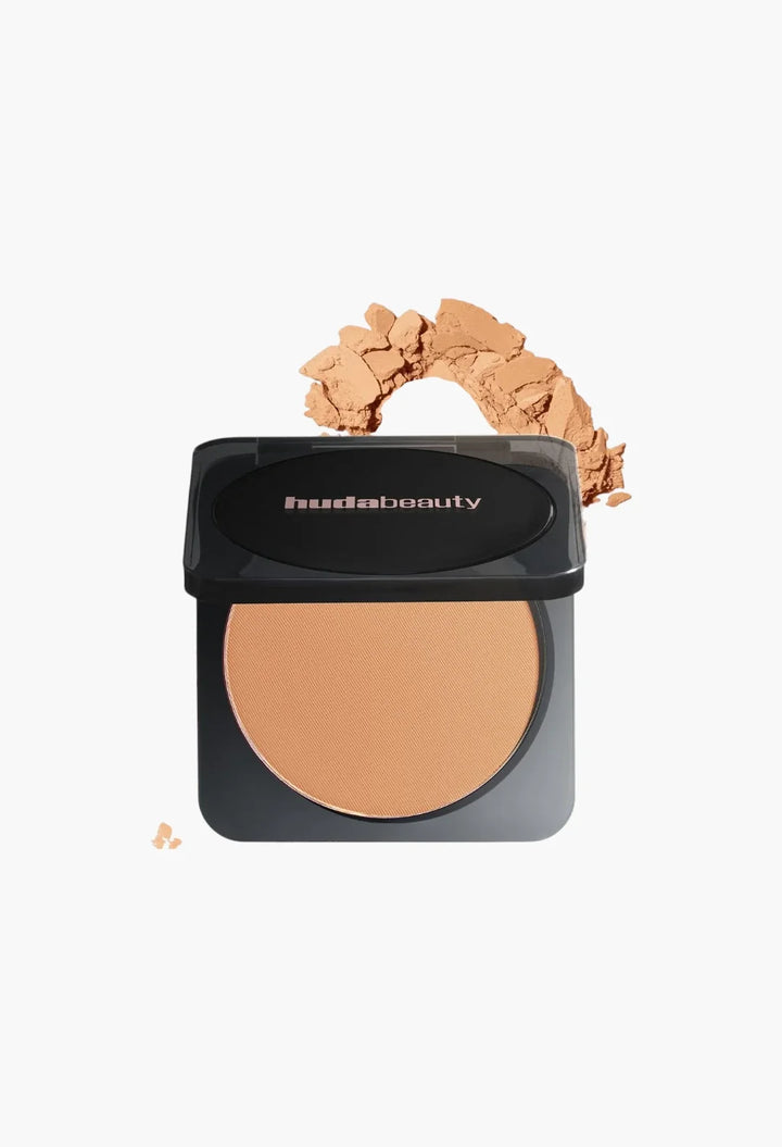 Huda Beauty Easy Bake Pressed Powder in Cinnamon Bun shade